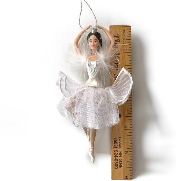 Barbie The Swan Queen In Swan Lake Porcelain Ornament In Box 1998 Avon - Picture 7 of 12